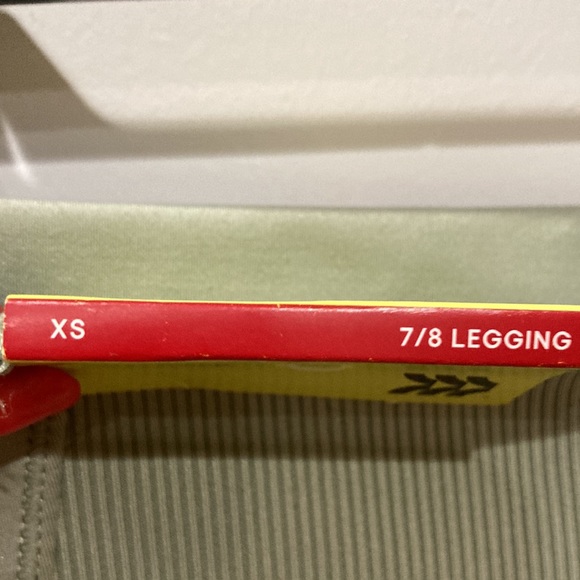 In Motion High Rise Leggings - Picture 10 of 11